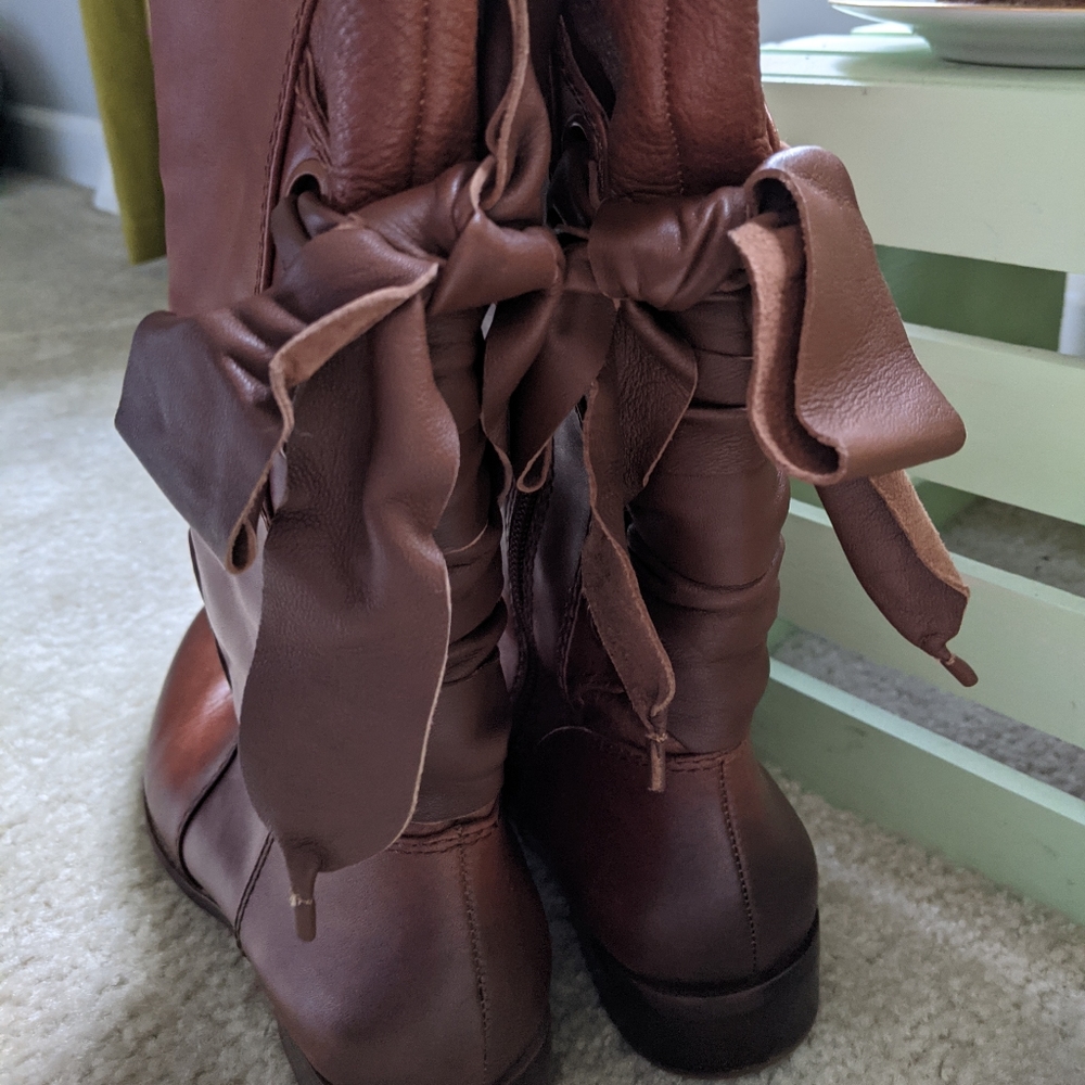 Gianni Bini Bow Boots - Picture 8 of 10